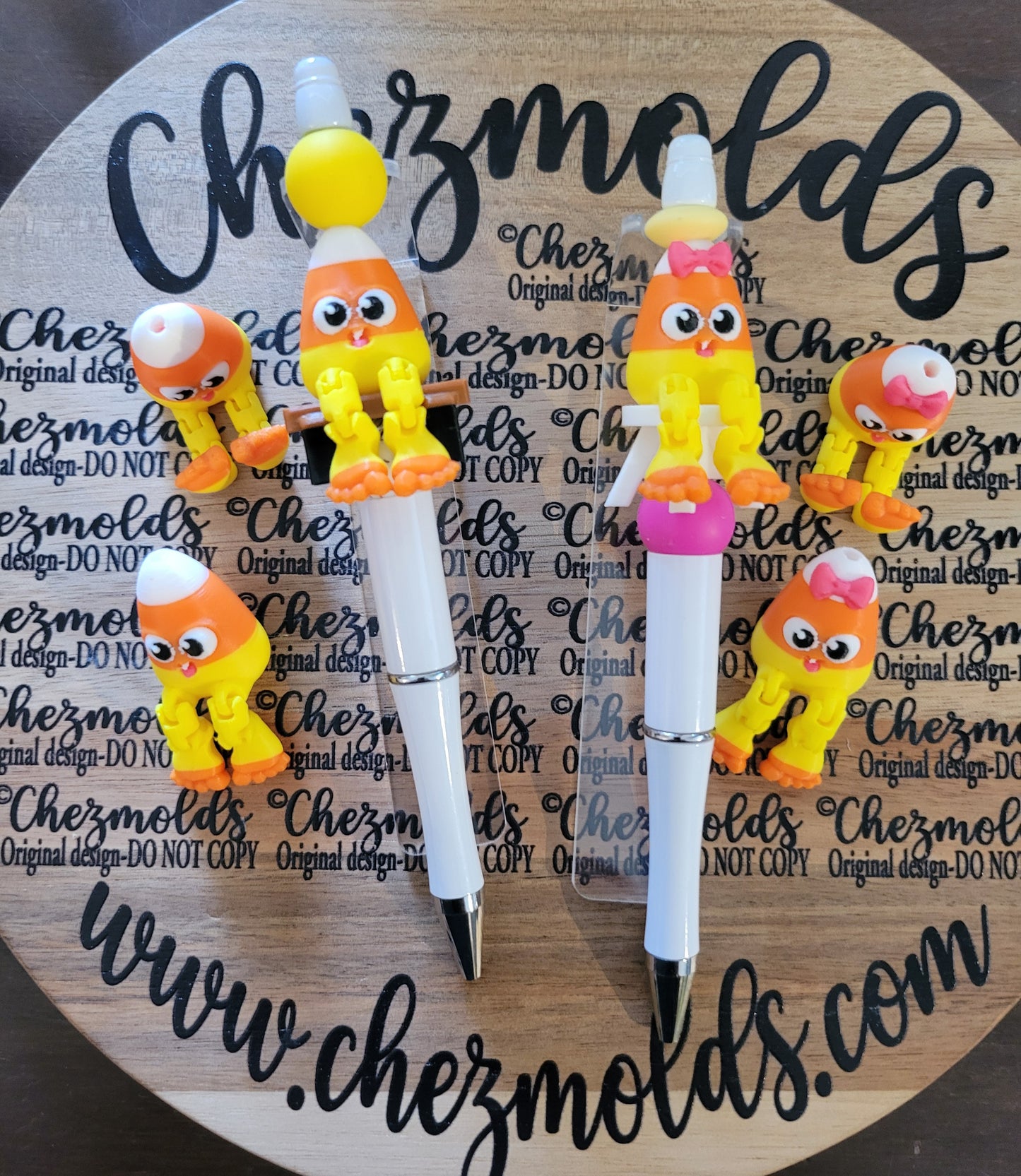 CE 3d printed focal Bead- Candy Corn Kicker ( flexy feet )