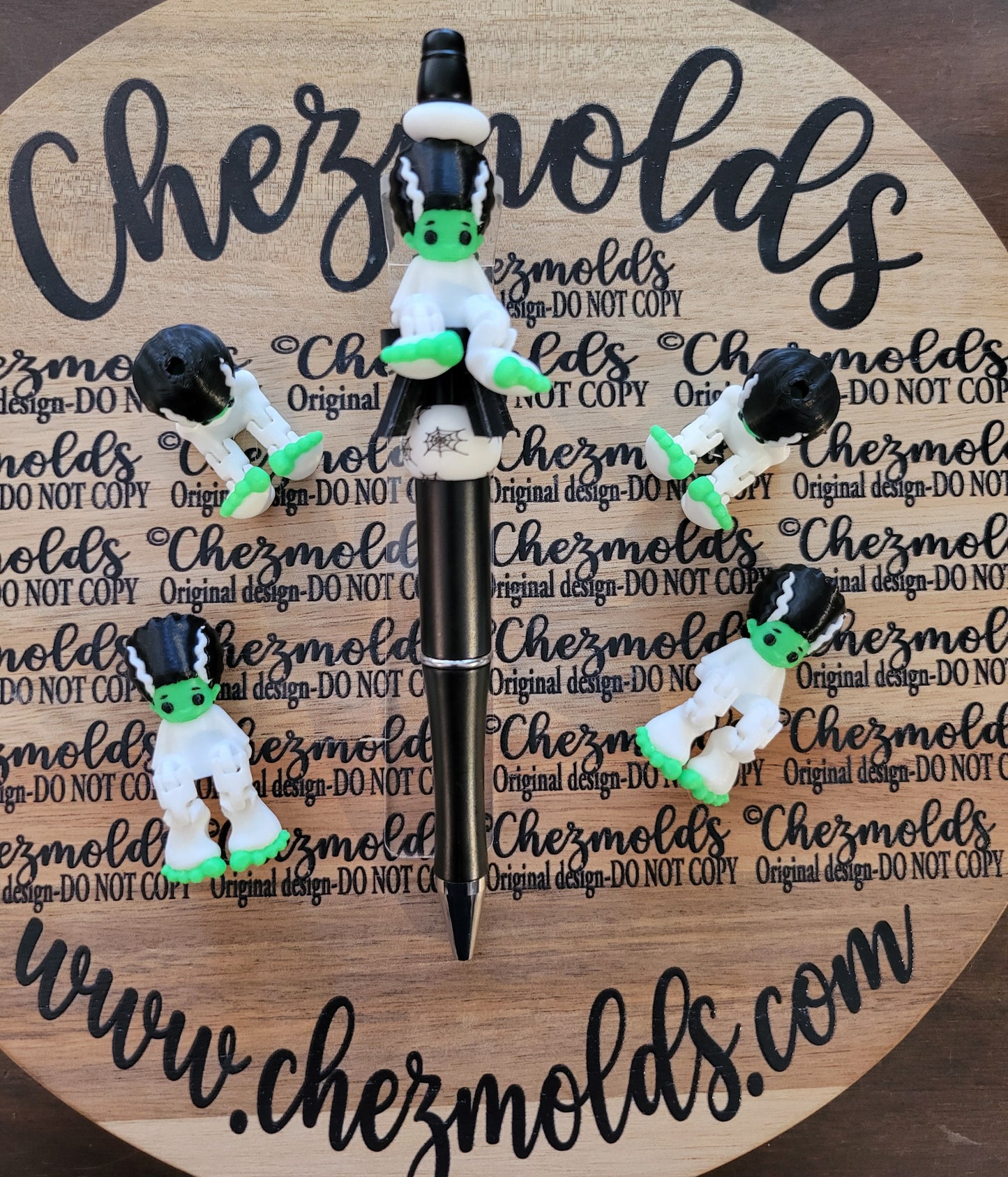 CE 3d printed focal Bead-Frankies wifey Kicker ( flexy feet )