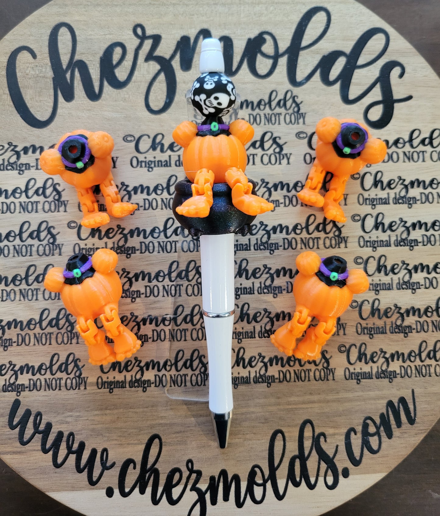 CE 3d printed focal Bead-Pumpkin with witch hat Kicker ( flexy feet )