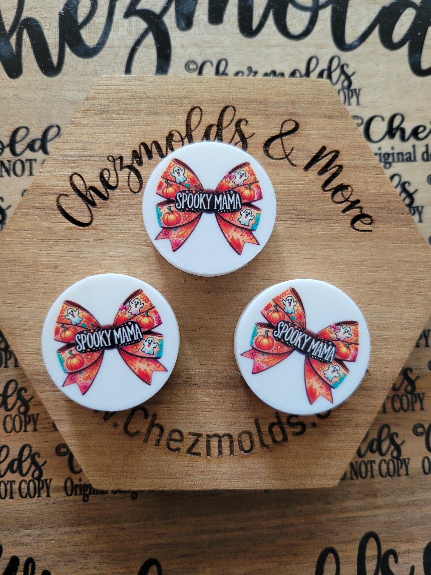 CE 3d printed focal Bead-spooky momma bow on round