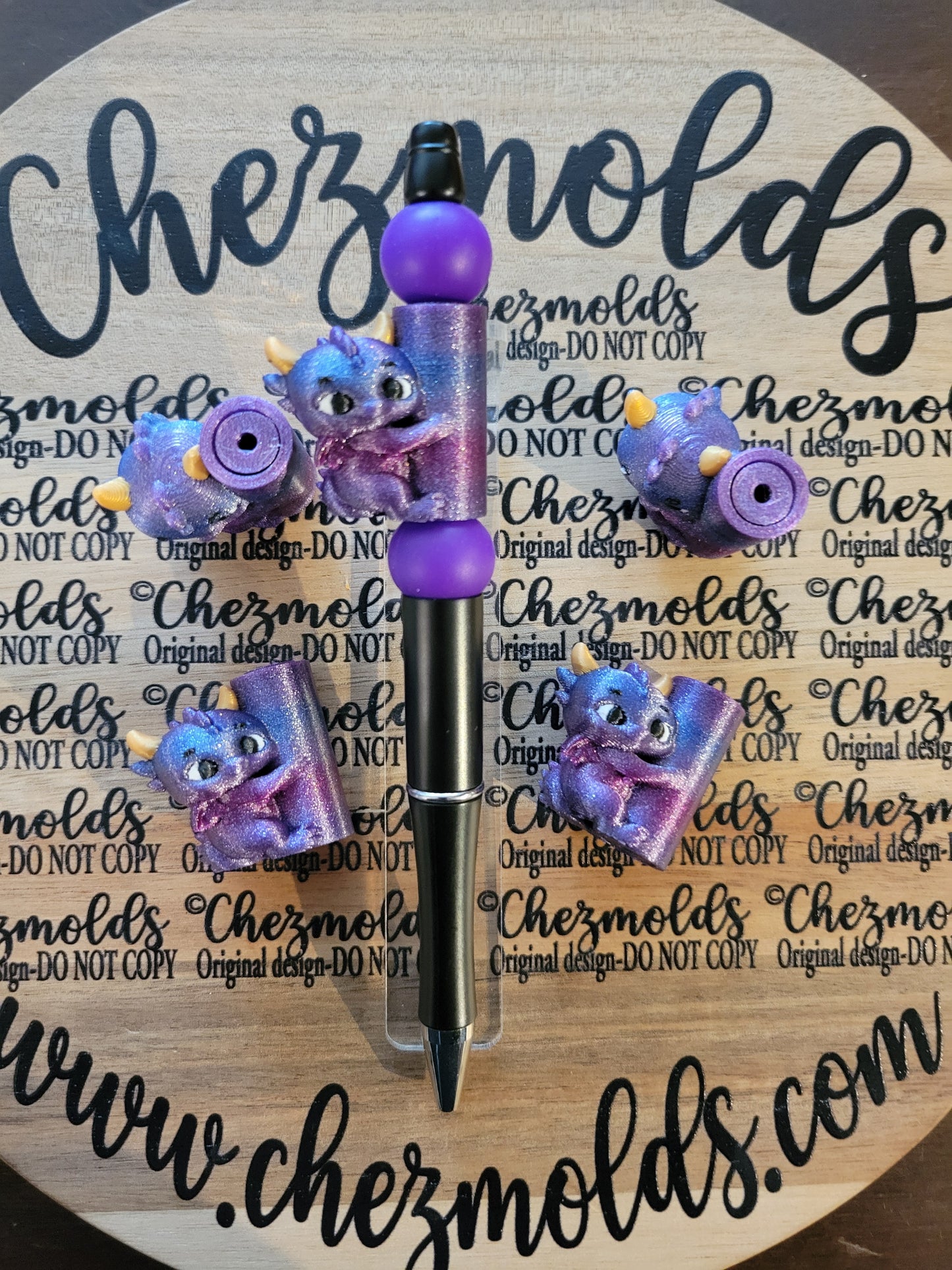 CE 3d printed focal bead- Cutie baby dragon Chez Pole dancer ( spinner )