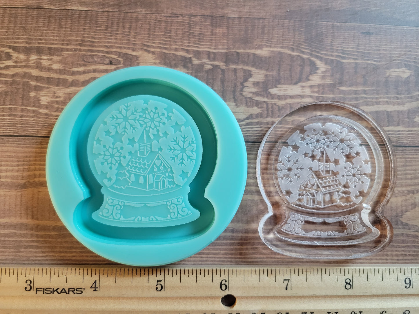 Keychain size snowglobe shaker + Lid