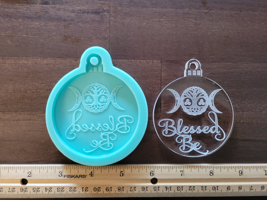 Blessed be- round ornament triple moon