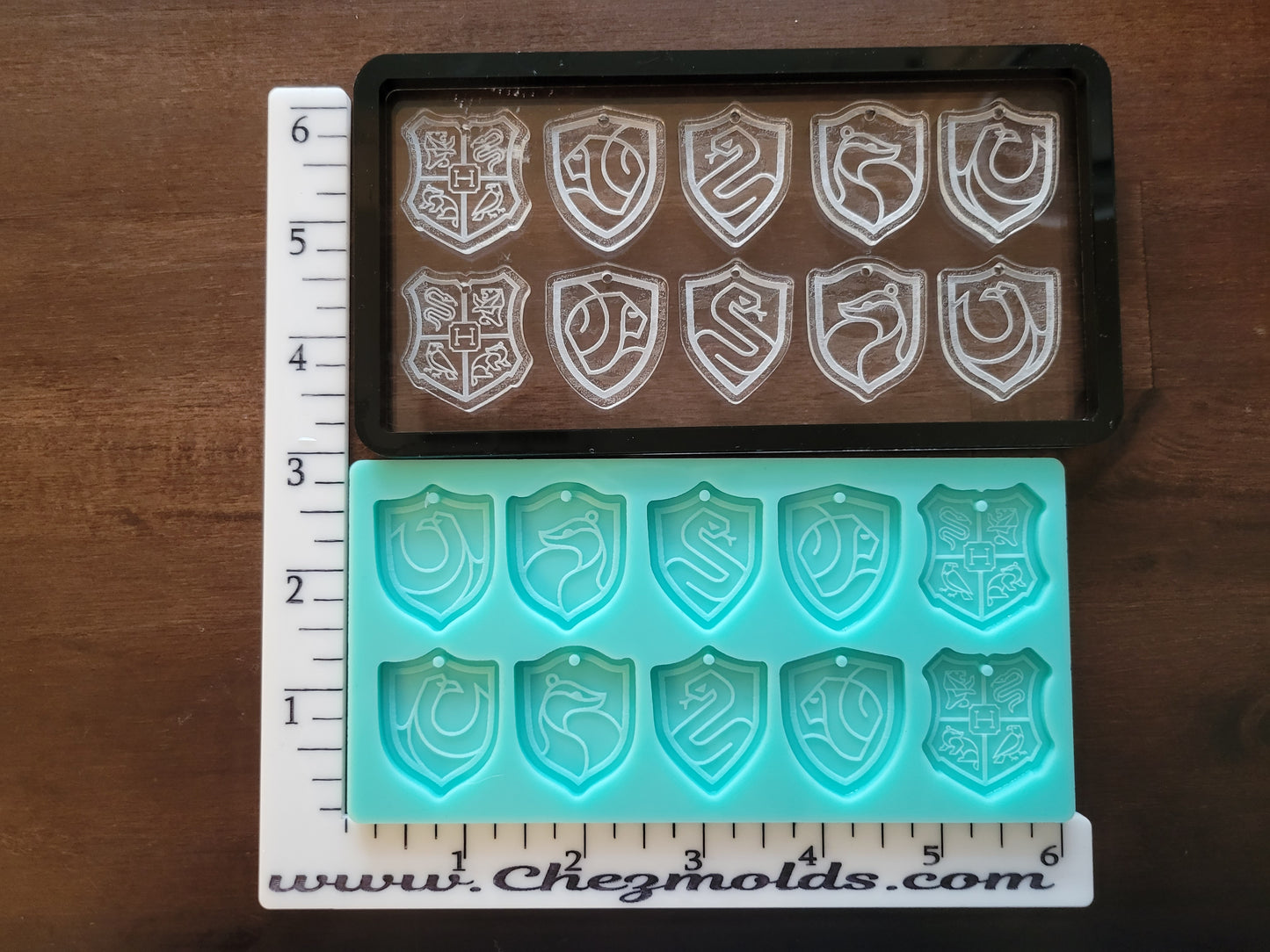 Wizard crest dangle Pallet