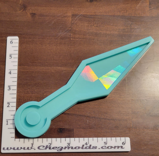 Large kunai- holo on blade