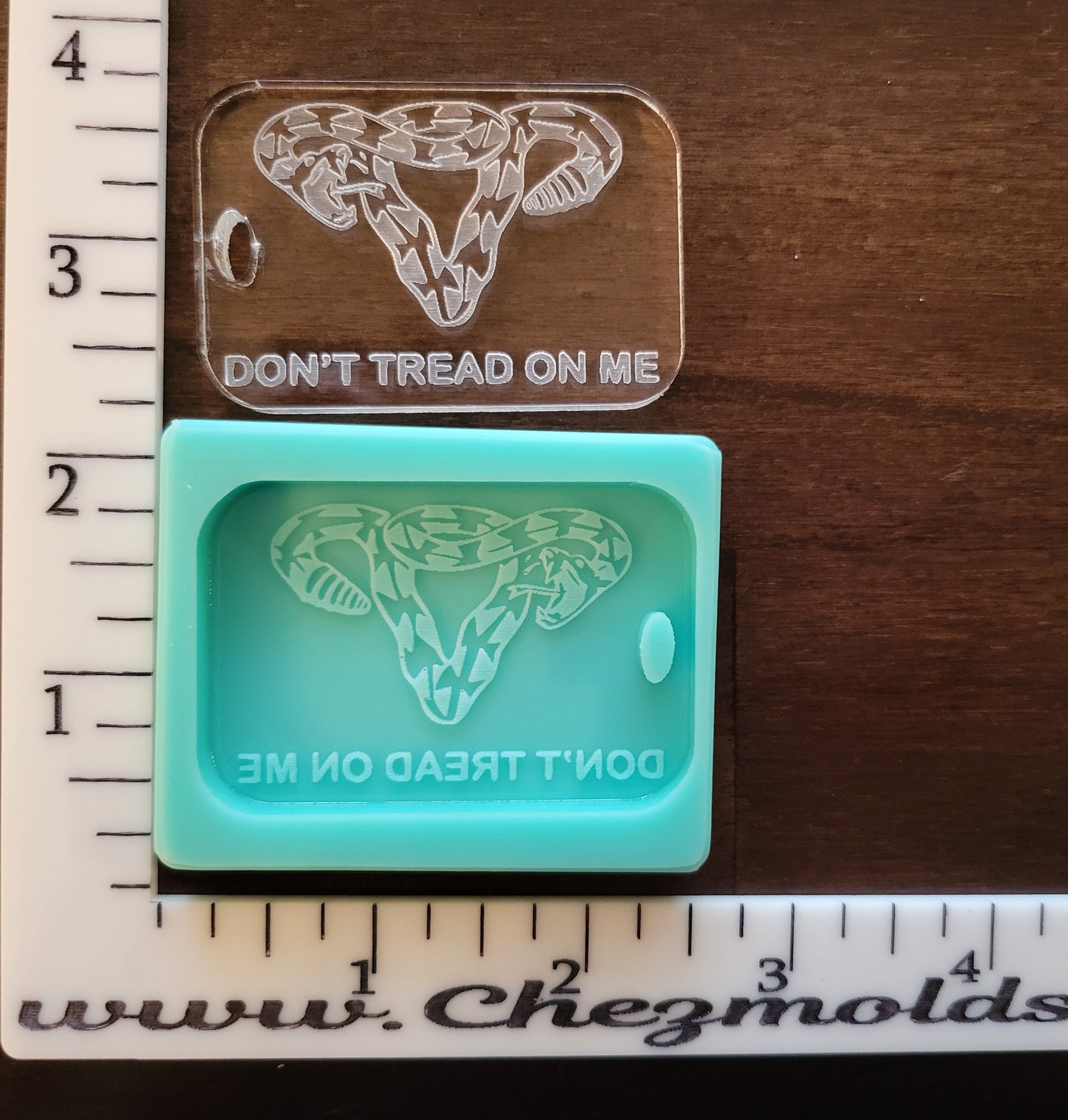 Dont tread on me- U/snake keychain