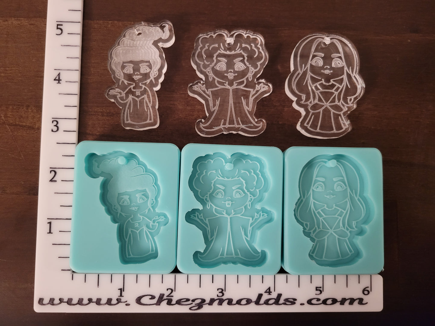 Hocus Pocus Sister individual keychain