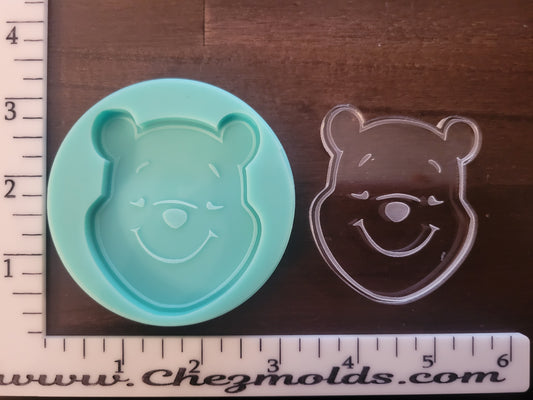 Pooh face badge/keychain size